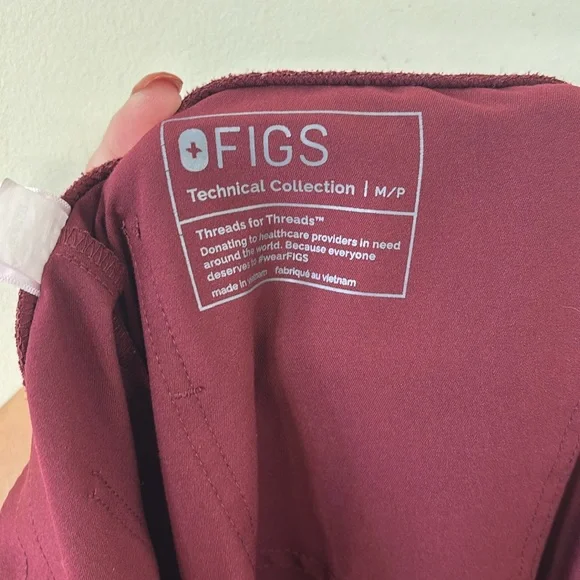 FIGS Zamora Jogger Scrub Pants Burgundy Size Medium Petite - Picture 10 of 11